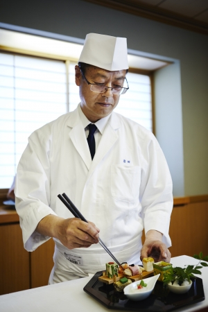 【ロイヤルパークホテル】プロの和食を学ぶ！ 受賞歴多数の日本料理長によるランチ付料理セミナーを初開催。