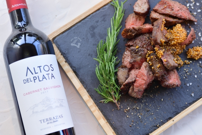 アンデス山麓のブドウ畑から生まれたワイン「テラザス アルトス デル プラタ TERRAZAS ALTOS DEL PLATA」が2018年7月より順次、発売開始