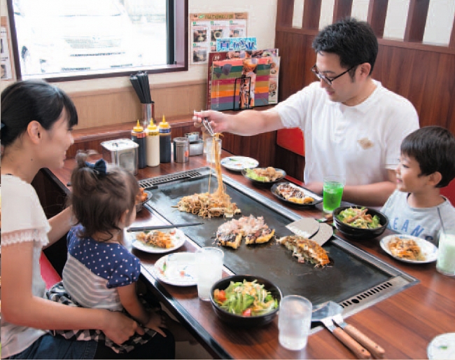 長崎県佐世保市にお好み焼の「どんどん亭」がオープン！作って楽しい、食べておいしい！店内調理にこだわったメニューをお楽しみください。
