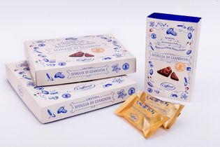 2018年人気おみやげランキング上位にランクイン！
イタリア老舗チョコレートブランド「カファレル」の
「東京ジャンドゥーヤチョコパイ」販売累計370万個突破！