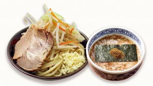 長野県中野市産きのことカフェ・ド・クリエが
今年もコラボレーション
「2種のきのことベーコンのオイルソース」が新登場！