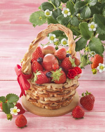 【リーガロイヤルホテル（大阪）】苺を使ったかわいらしいケーキ、パン、焼き菓子 26種類がラインアップ「苺フェア」