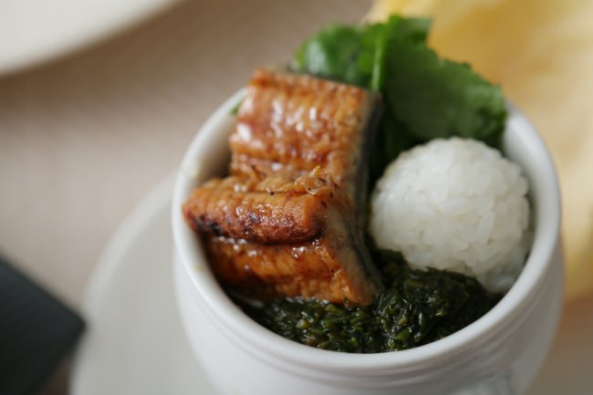 ▲富山県産“アカモク”が入った食物繊維豊富なひつまぶしパイ包みスープ