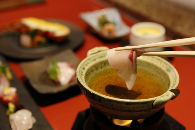《日本料理》1月「旬彩」より”鰤しゃぶ鍋”
