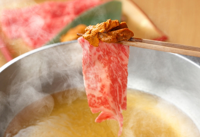 中国蘭州牛肉ラーメン店が1月1日に新メニュー「紅焼牛肉麺」を発売。牛バラ角煮をたっぷりのせてボリューム満点、9種類の麺からチョイス