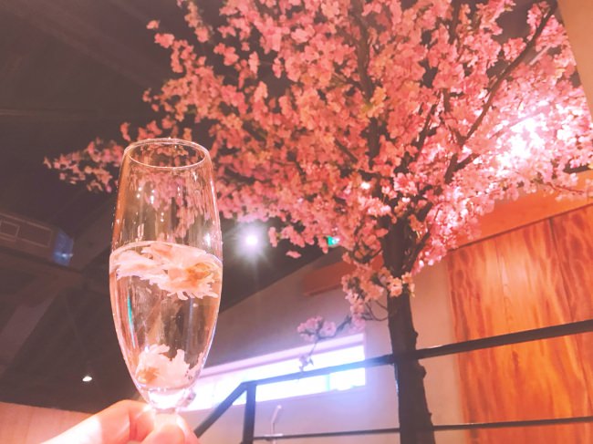 羽田空港内のレストラン「eggcellent BITES」で
Blossom Fair with CHANDONを3月22日(金)から開催
