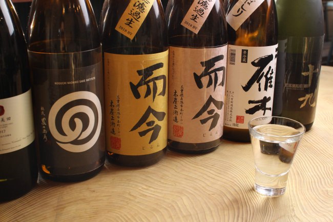 日本酒は珍しいもの、プレミアムなものなど厳選して仕入れてます。