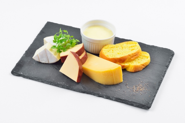 ［9月］チーズセット（フォンデュチーズ／北海道産チーズステーキ／チーズ味噌漬け／スモークチーズ）