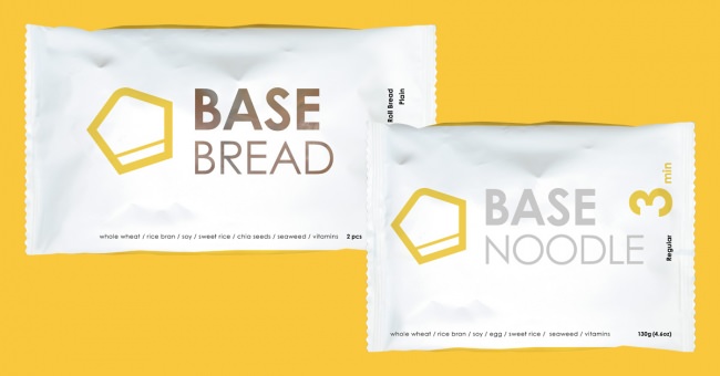 リニューアル後の新パッケージ。左から「BASE BREAD」「BASE NOODLE」