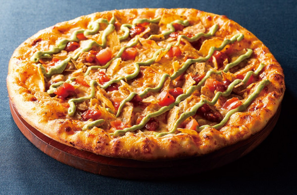 シェーキーズ　夏のバイキングメニュー ７月の月替わりピザは 「ＨＯＴナチョスピザ」が再登場！
