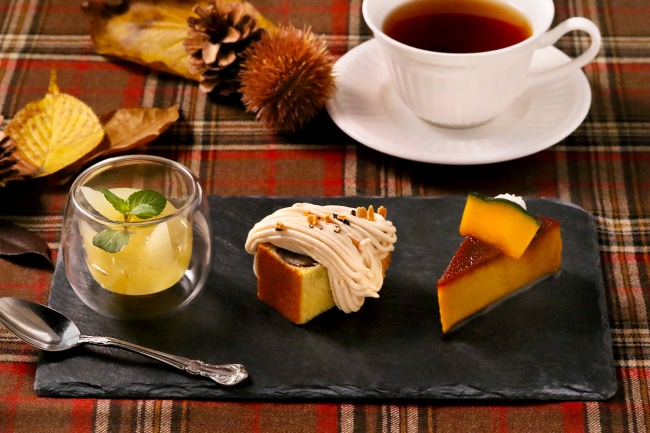 左：ラフランスのコンポート 中央：栗のパウンドケーキ 右：かぼちゃのプリン