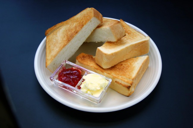 トースト バター&ジャム(¥800)