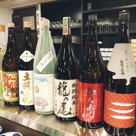 日本酒も季節ごとや当日のおすすめなど希少日本酒多数ご用意！ なかには滅多に見かけない幻の日本酒も！