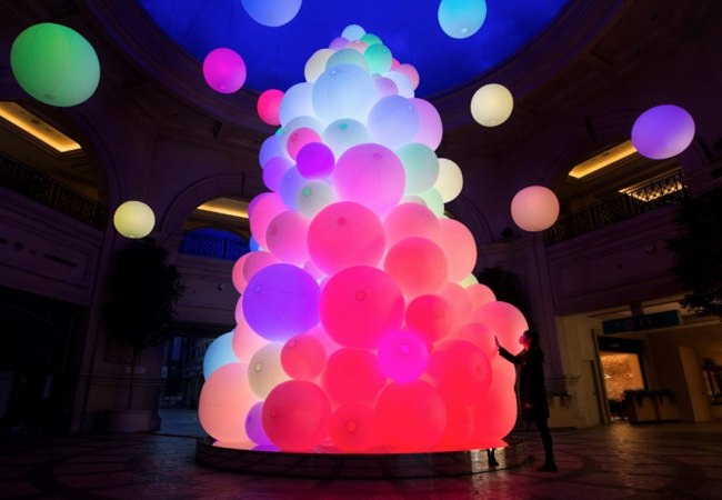 VenusFort CHRISTMAS EVENTSインタラクティブな光のツリー「チームラボ: 呼応する生命の樹」が今年も登場！