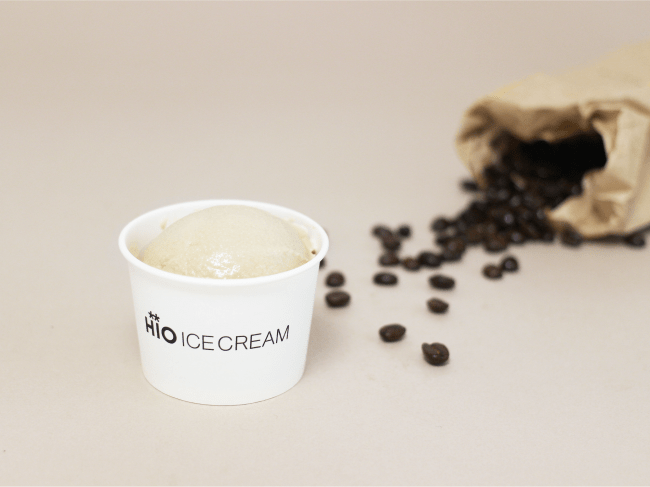 HiO ICE CREAMとブルーボトルコーヒーのコラボレーション第3弾。「ヘイズ・バレー・エスプレッソ」を使ったコーヒーアイスクリームを共同開発・販売