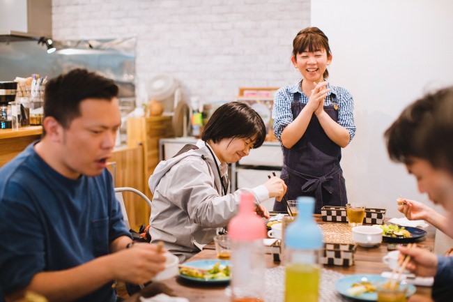 「こゆ野菜カフェ」店長の永住美香は宮崎県児湯郡で唯一の『九州パンケーキ』アンバサダー（2020年2月現在）として活動しています。