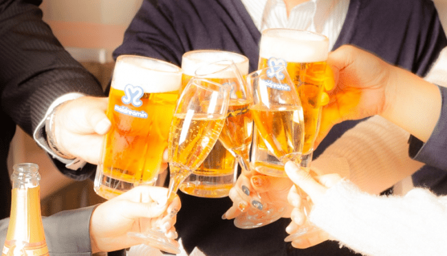 ビール・ハイボール・シャンパン・カクテルなどお酒の種類も豊富。