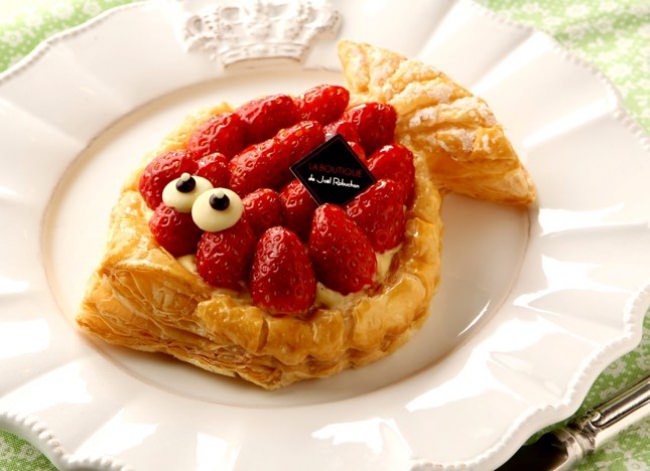 苺を使った魚形のパイでフランス流に春を楽しもう！「ポワソン ダブリル フレーズ」