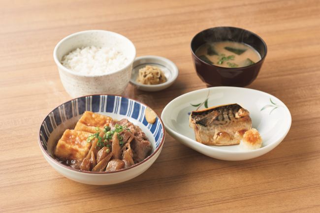 『肉豆腐と焼魚の定食』860円（税込）