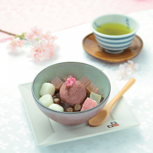 桜づくしの和菓子でほっと一息。4月上旬限定で「桜白玉あんみつ」を販売いたします。