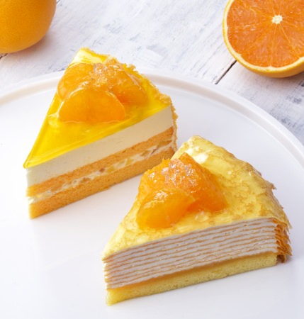 （左）清見オレンジのレアチーズ　　（右）清見オレンジのミルクレープ