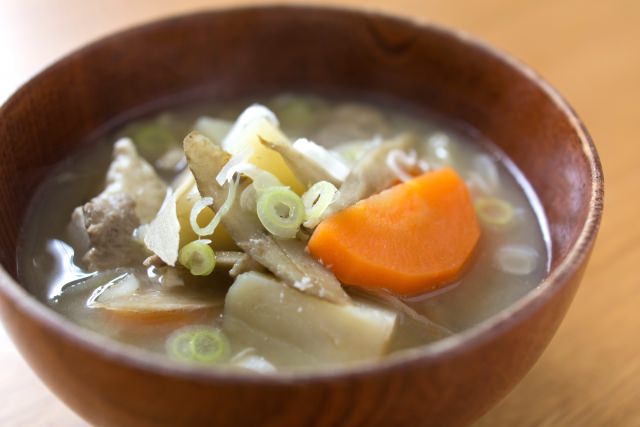 レンジで1分！国産野菜のカップスープ「野菜をMotto!!」が
リニューアルして4月14日新発売！
そのまま食べれて、食べたら捨てるだけ