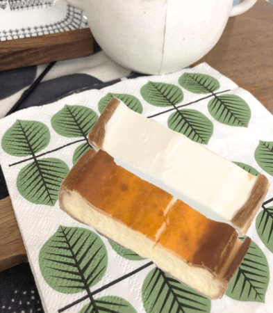 レアチーズスティック（奥）