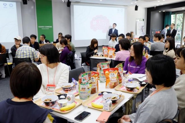 日本ケロッグと江崎グリコ、大阪大学医学部附属病院へ「オールブラン」と「BifiXヨーグルト」による “腸食セット” 38,565食分の無償提供を実施