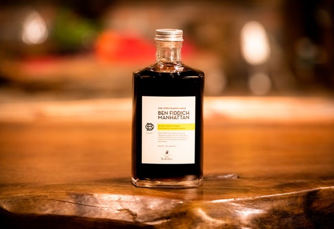 BAR TIMESのプライベートブランド「バータイムズ ボトルカクテル」が登場。第一弾は、薬草酒 LOVERで知られるBar BenFiddich 鹿山博康さんが開発した「BENFIDDICH MANHATTAN」です。