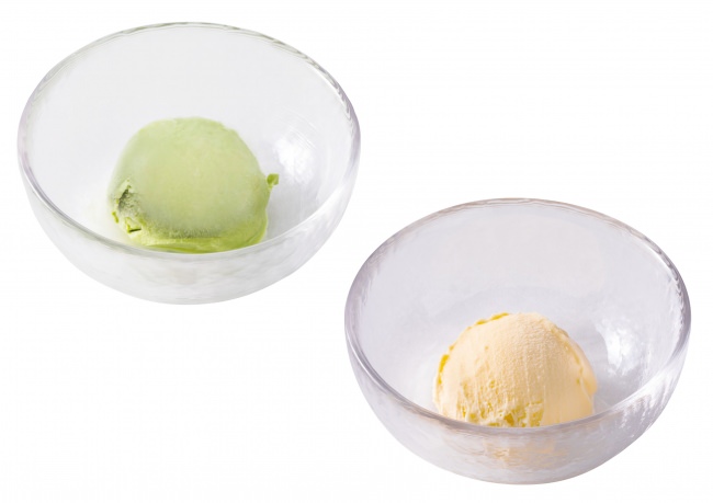 アイス（抹茶（左）・バニラ（右））