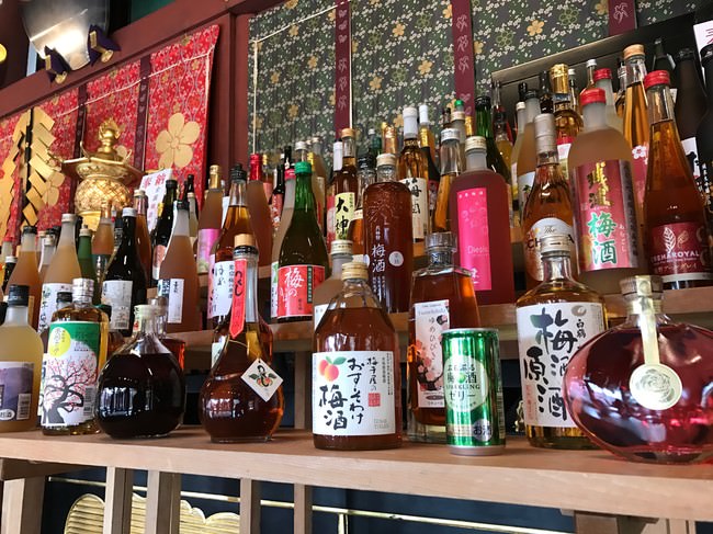 日本全国の梅酒の数々（梅酒奉納式の様子）