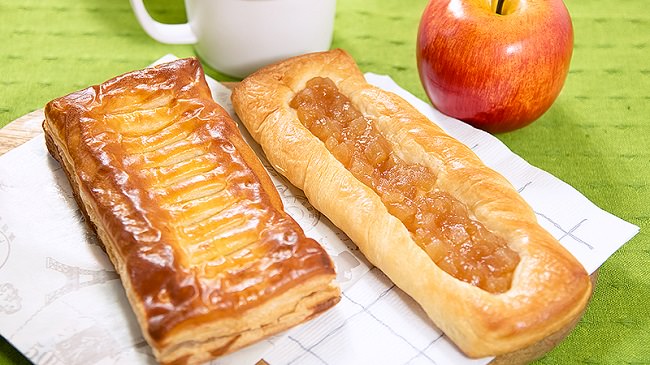 (写真左：VLスイートポテトパイ　右：VLシナモン香るアップルカスタードパン)