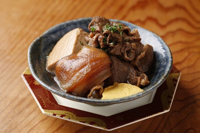 淡路牛と成井さんちの完熟たまねぎの肉豆腐