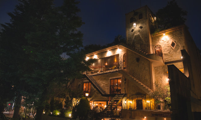 カフェ ラ・ボエム 白金（外観・夜）