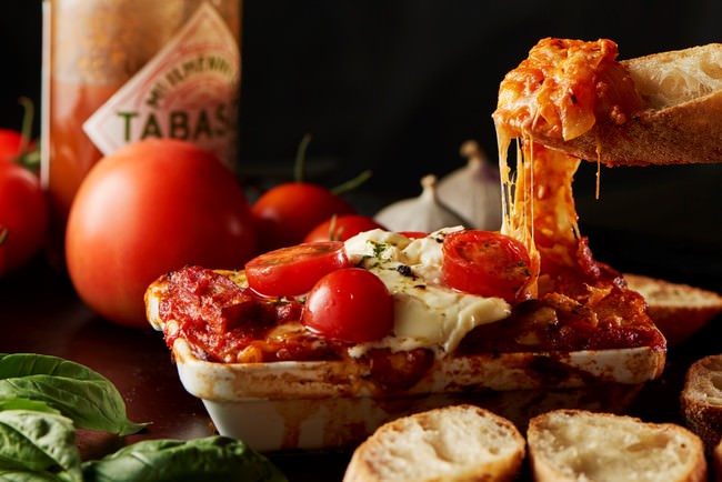 koe lobby 寒い冬にぴったりシーズナルメニュー 11月12日(木)から提供開始 ピザから着想を得た たっぷりチーズとトマトソースが絡む「マルゲリータグラタン」が新登場