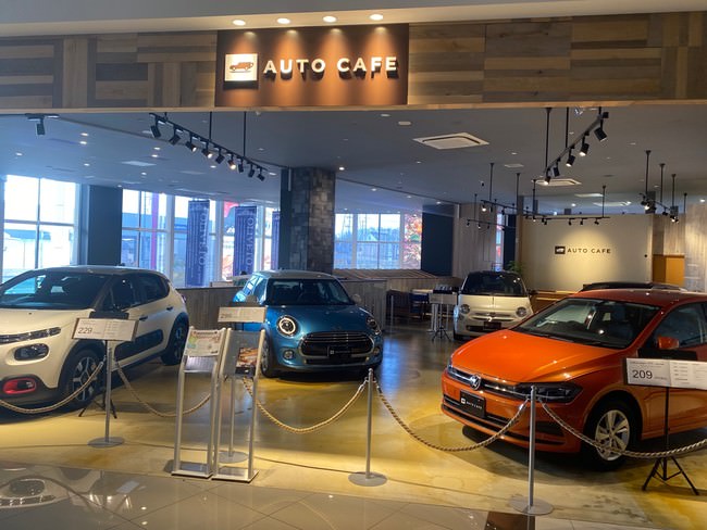 店内と店頭で10台を展示