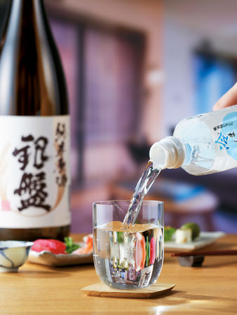 “スシローカフェ部”新パティシエ考案の本格ケーキ！キャラメリゼのパリッと感にほんのりとろけたレアチーズケーキ「ブリュレアチーズケーキ」180円（＋税）発売！