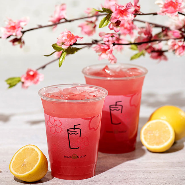 ■桜レモネード ※上記カップは日本仕様と異なります。