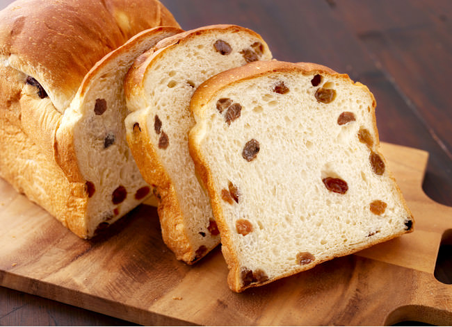 フランス・ブルターニュで愛された3 代続く味と技。ル ビアン関西店舗にて、2/10（水）から生食パンシリーズ第2 弾「北海道産小麦の恵み マスカット生食パン」を発売いたしました！