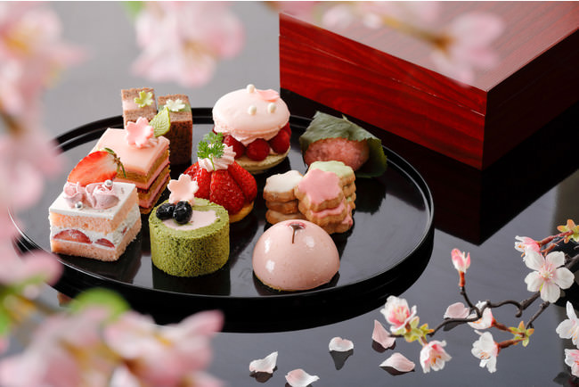 苺のプチタルトに、苺のエクレール、苺のフルーツサンド！苺づくしのアフタヌーンティーが登場♪神戸の洋菓子屋「PATISSERIE TOOTH TOOTH」で春のティータイムを。