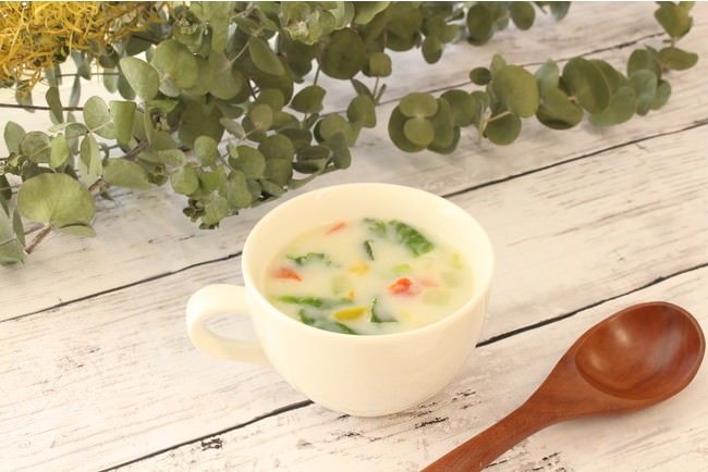 人気No.1に輝いたスープ「春ときめく菜の花のベジポタージュ」を提供開始