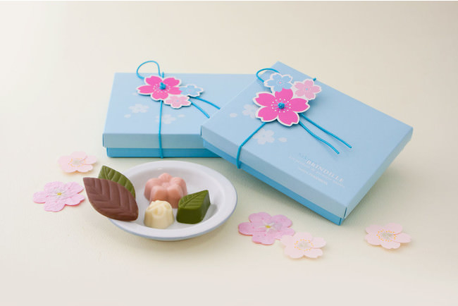 「桜ブランディーユ L」¥864(税込)「桜ブランディーユ S」¥540(税込)