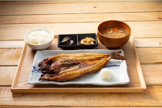 名古屋初の「海鮮食べ放題ビアガーデン」として
2018年、2019年、開催された
「金シャチ海鮮市場BEER&BBQ」が
場所を熱田に変え、帰って参ります。