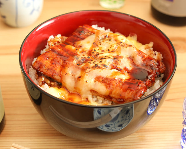 とろけるチーズうな丼