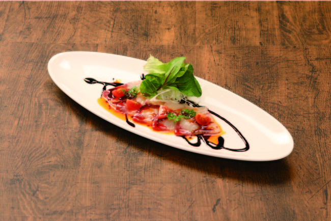 花椒醤ソースのカルパッチョ　869円