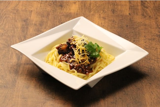 茄子の中華風ミートパスタ　825円