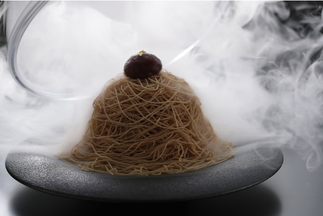 メロンと大福が出会った新感覚の和風パフェが新登場！