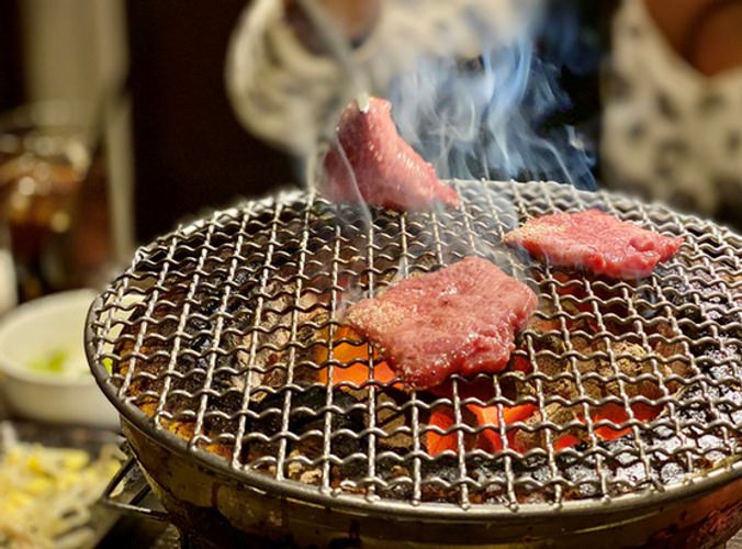 「韓国食堂ケグリ」×「認定生肉取扱店 肉割烹 もつ吉」がコラボレーション！韓国料理の美味しさを決定付けるオリジナルのヤンニョムを使ったオリジナルメニューを期間限定で提供！