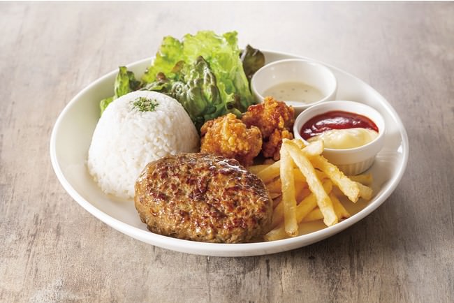 ハンバーグプレート　791円(税込870円)