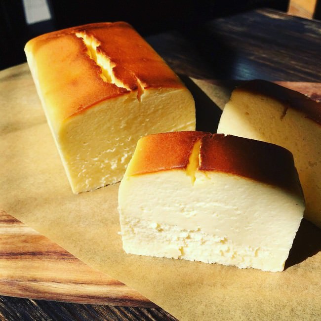 看板商品「KAKA」。４種のチーズをブレンドした濃厚な味わい。